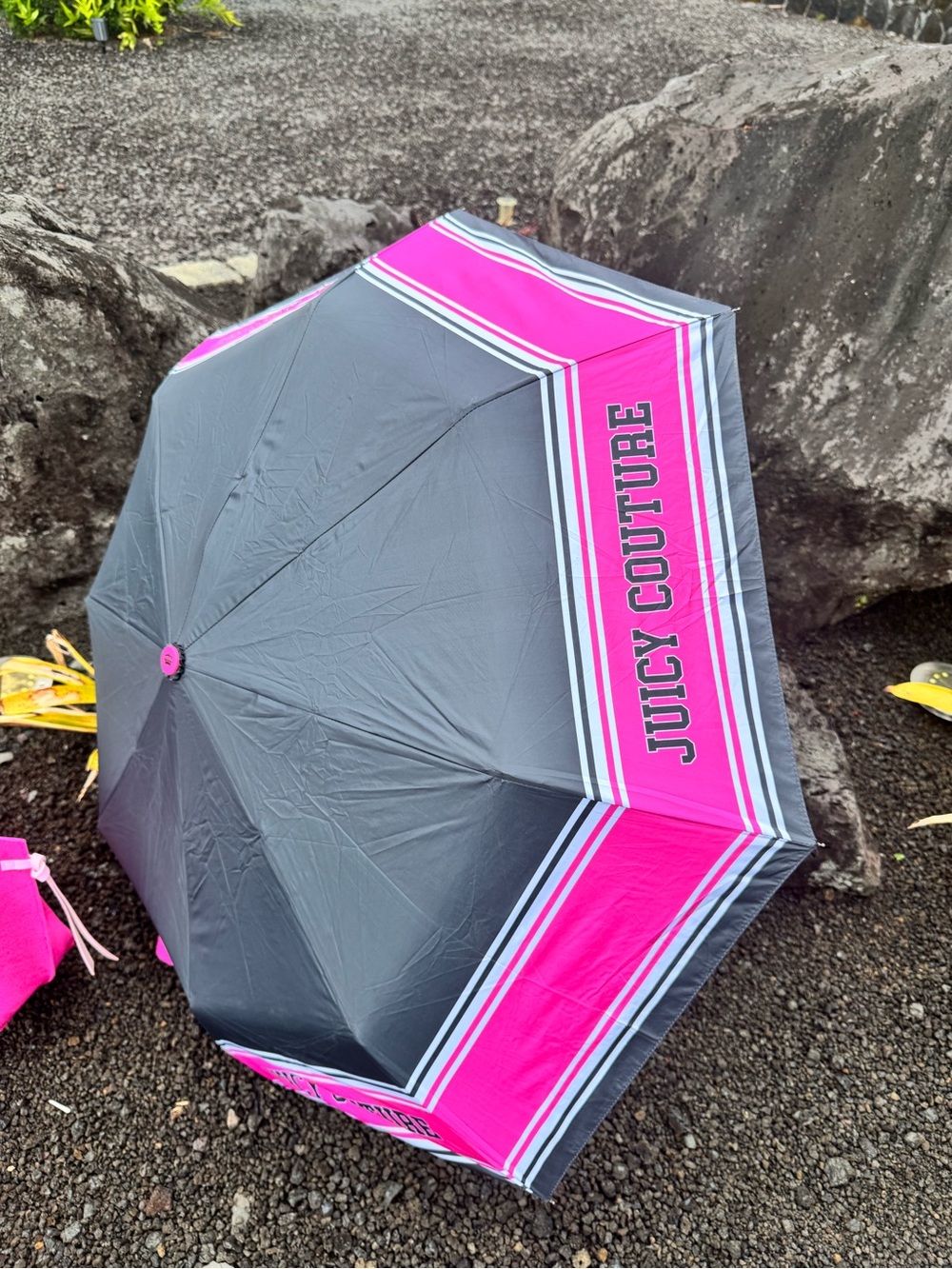 Juicy Couture NWT Hot Pink Tote Bag, Juicy Couture bow & Matching Umbrella Set - Picture 4 of 11